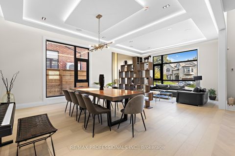 Photo 4 at 122 Ashbourne Drive, City Centre West, Toronto