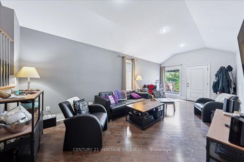 Photo 6 at 169 King Edward Avenue, Lumsden, Toronto