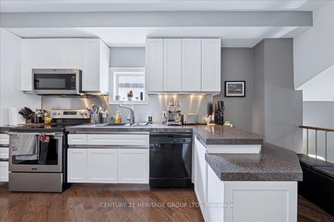 Photo 10 at 169 King Edward Avenue, Lumsden, Toronto