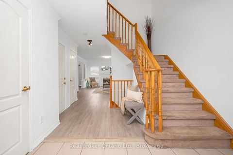 Photo 3 at 248 Hawkview Boulevard, Vellore Village, Vaughan