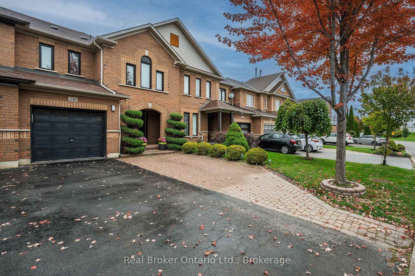 248 Hawkview Boulevard, Vellore Village, Vaughan photo number 2