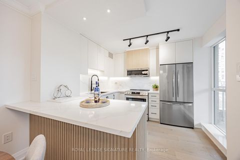 Photo 5 at 404 - 889 Bay Street, Bay Street Corridor, Toronto