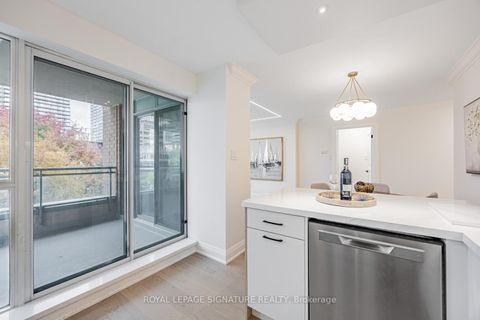 Photo 8 at 404 - 889 Bay Street, Bay Street Corridor, Toronto