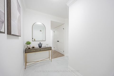 Photo 11 at 404 - 889 Bay Street, Bay Street Corridor, Toronto