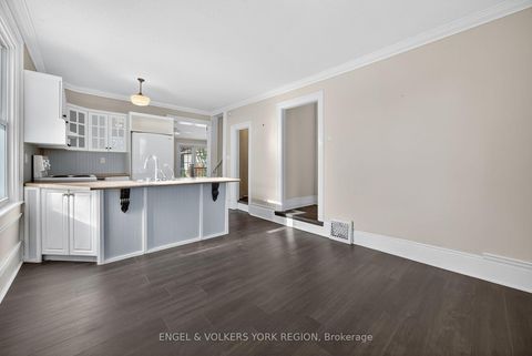 Photo 9 at 52 Parkside Drive, Queen's Park, Barrie