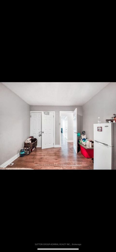 Photo 5 at 418 - 4673 Jane Street, Black Creek, Toronto