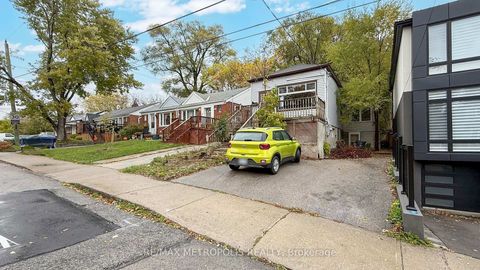 Photo 2 at 143 Kalmar Avenue, Cliffside, Toronto