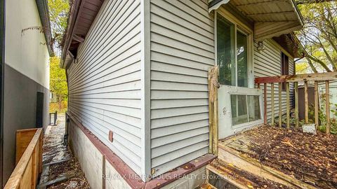 Photo 11 at 143 Kalmar Avenue, Cliffside, Toronto