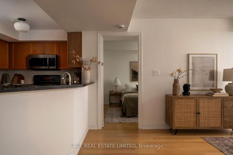 Photo 4 at 606 - 3830 Bathurst Street, Clanton Park, Toronto