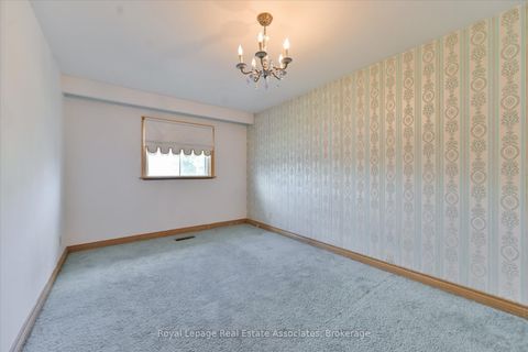 Photo 21 at 135 Jay Street, Maple Leaf, Toronto