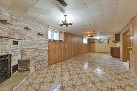 Photo 32 at 135 Jay Street, Maple Leaf, Toronto