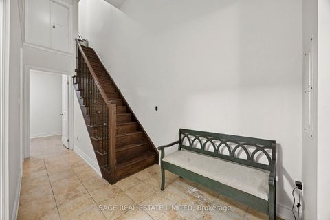 Photo 4 at 1 - 10 Hargrave Lane S, York Mills, Toronto