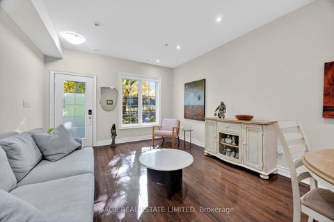 Photo 9 at 1 - 10 Hargrave Lane S, York Mills, Toronto