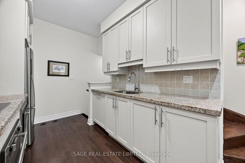 Photo 12 at 1 - 10 Hargrave Lane S, York Mills, Toronto