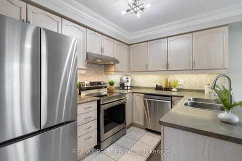 Photo 15 at 81 Purcell Crescent, Maple, Vaughan