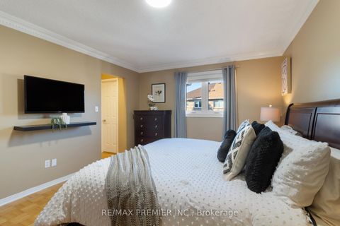 Photo 31 at 81 Purcell Crescent, Maple, Vaughan