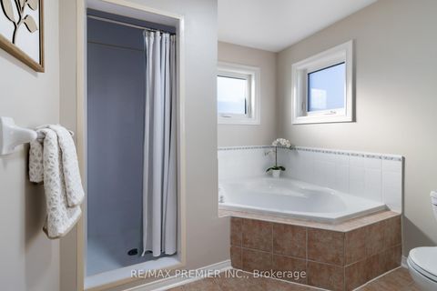 Photo 33 at 81 Purcell Crescent, Maple, Vaughan