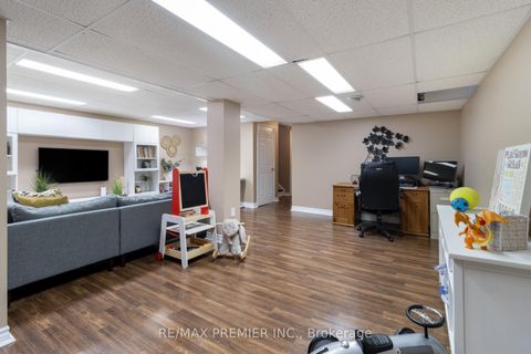 Photo 36 at 81 Purcell Crescent, Maple, Vaughan