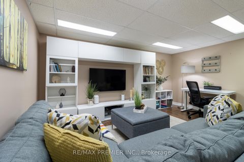 Photo 38 at 81 Purcell Crescent, Maple, Vaughan