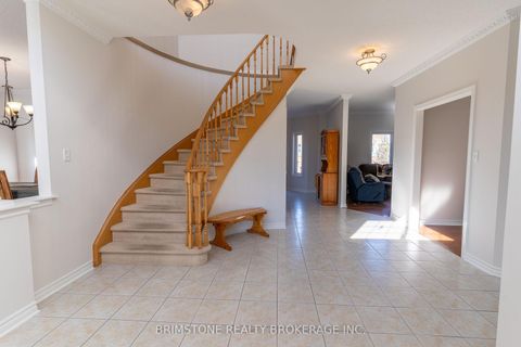 Photo 8 at 6 Silvercreek Crescent, Ardagh, Barrie