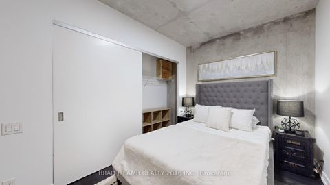 Photo 15 at 518 - 39 Brant Street W, Niagara, Toronto