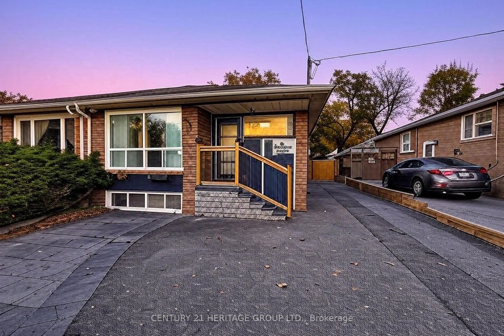 82 Harrison Drive, London, Newmarket photo number 2