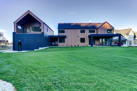 Photo 1 at 18 Raintree Court, Rural Clearview, Clearview