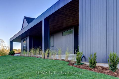 Photo 2 at 18 Raintree Court, Rural Clearview, Clearview