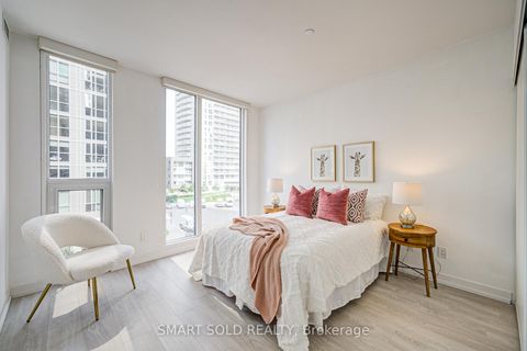 Photo 18 at 305 - 90 Queens Wharf Road, Waterfront Communities C1, Toronto