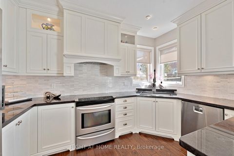 Photo 8 at 37 Newbridge Avenue, Oak Ridges, Richmond Hill