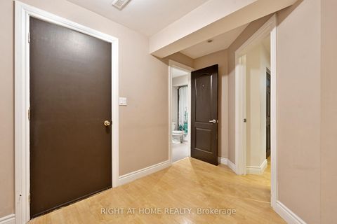 Photo 15 at 37 Newbridge Avenue, Oak Ridges, Richmond Hill