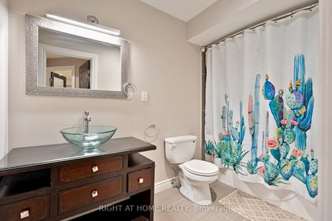 Photo 16 at 37 Newbridge Avenue, Oak Ridges, Richmond Hill