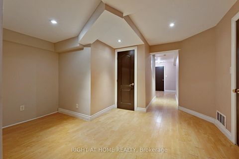 Photo 20 at 37 Newbridge Avenue, Oak Ridges, Richmond Hill