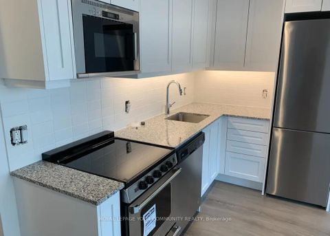 Photo 5 at 404 - 20 Gatineau Drive, Beverley Glen, Vaughan