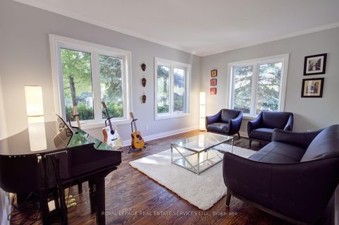 Photo 6 at 1079 Skyvalley Crescent, WT West Oak Trails, Oakville