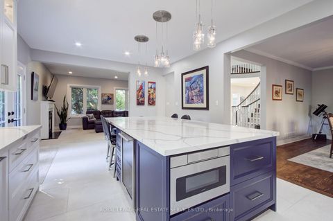 Photo 11 at 1079 Skyvalley Crescent, WT West Oak Trails, Oakville