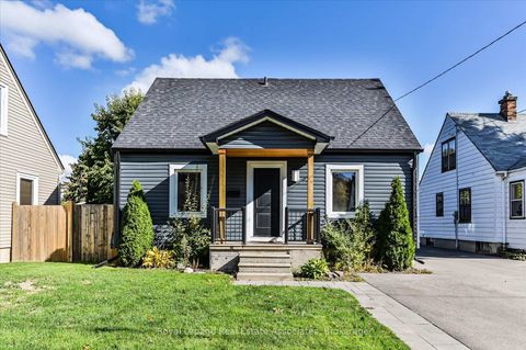 Photo 0 at 97 Hearst Circle, Amesbury, Toronto