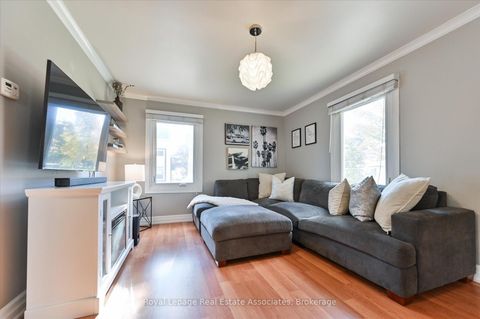 Photo 5 at 97 Hearst Circle, Amesbury, Toronto