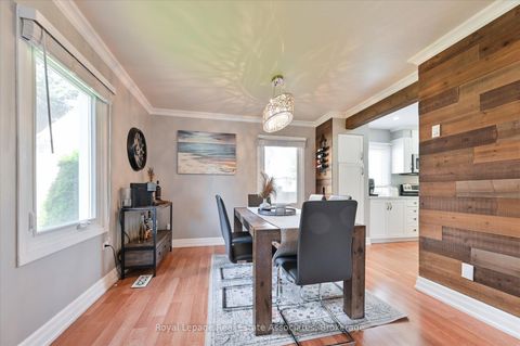 Photo 6 at 97 Hearst Circle, Amesbury, Toronto