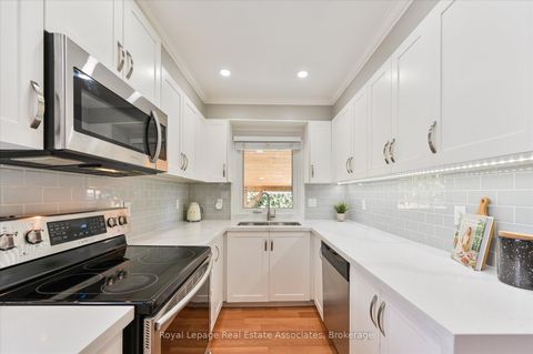 Photo 10 at 97 Hearst Circle, Amesbury, Toronto