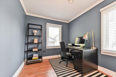 Photo 12 at 97 Hearst Circle, Amesbury, Toronto