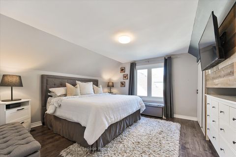 Photo 16 at 97 Hearst Circle, Amesbury, Toronto