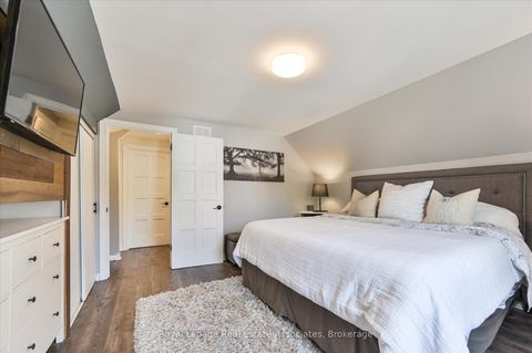 Photo 17 at 97 Hearst Circle, Amesbury, Toronto