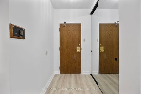 Photo 5 at #316 - 333 Clark Avenue W, Yorkhill, Vaughan