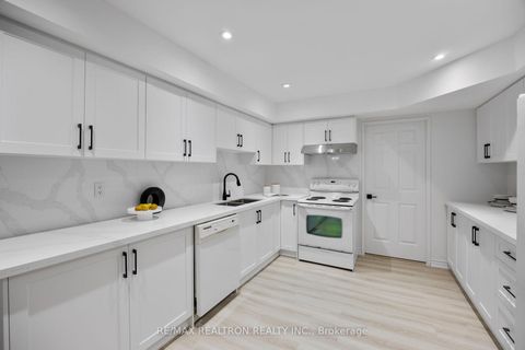 Photo 19 at #316 - 333 Clark Avenue W, Yorkhill, Vaughan