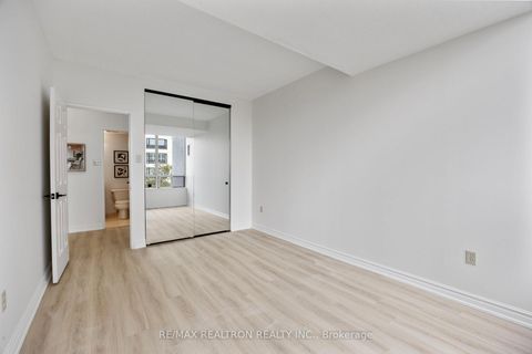 Photo 31 at #316 - 333 Clark Avenue W, Yorkhill, Vaughan