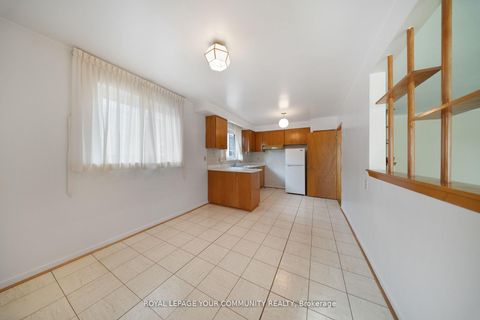 Photo 8 at 50 Felan Crescent, Beaumonde Heights, Toronto