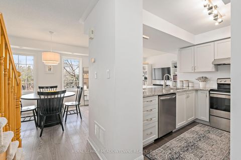 Photo 10 at 42 - 2614 Dashwood Drive, WT West Oak Trails, Oakville