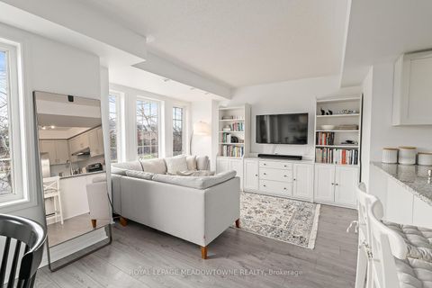 Photo 15 at 42 - 2614 Dashwood Drive, WT West Oak Trails, Oakville