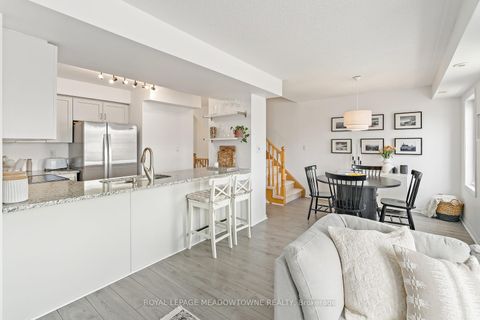 Photo 19 at 42 - 2614 Dashwood Drive, WT West Oak Trails, Oakville